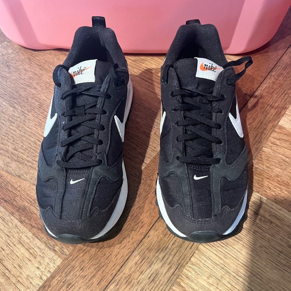 Nike Air Max Dawn - black/white-  women’s size 7.5